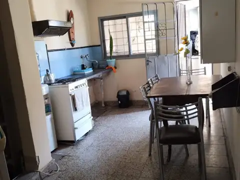 Casa 4 ambientes con 1 baño