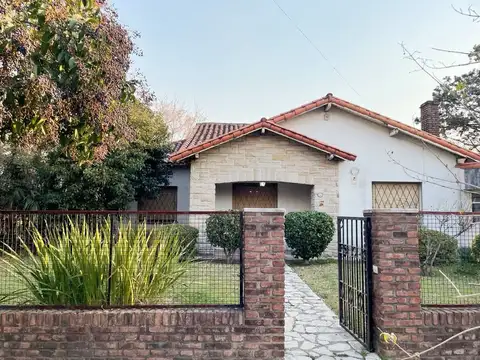 CASA PARA USO COMERCIAL O PROFESIONAL.