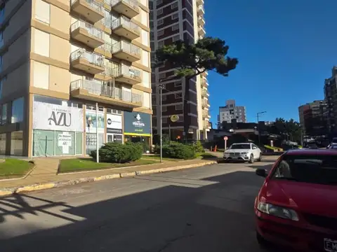 LOCAL COMERCIAL N° 4 EDIFICIO ATICA II