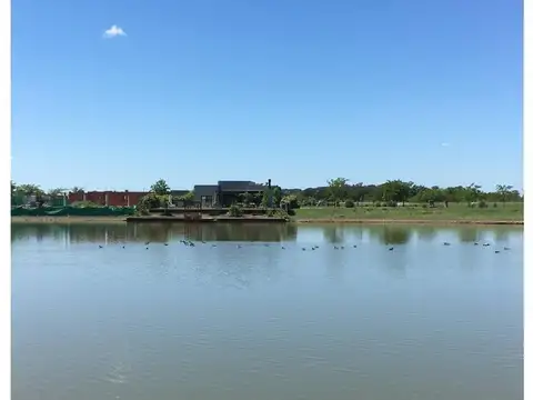 Oportunidad lote a la laguna en area 11 San Sebastian