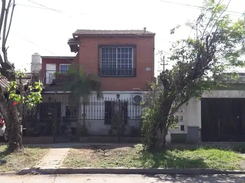 MORÓN SUR CASA AMERICANA PLANTA BAJA 3 AMBIENTES