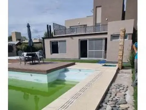 Casa en Alquiler de 3 dormitorios