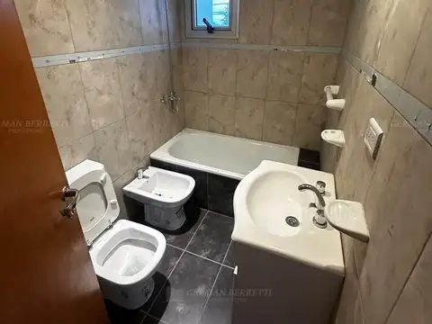 Departamento en Alquiler en Tolosa, $ 580.000