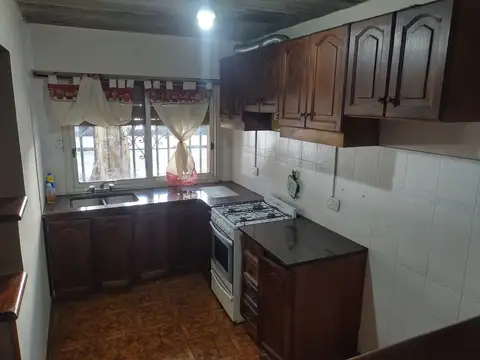 Depto Tipo Casa en Alquiler de 4 ambientes