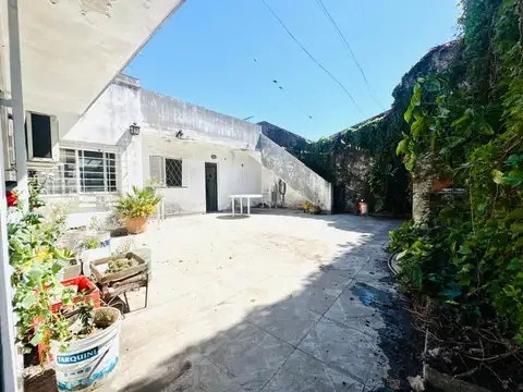 VENTA CASA 4 AMBIENTES + LOCAL EN MORON