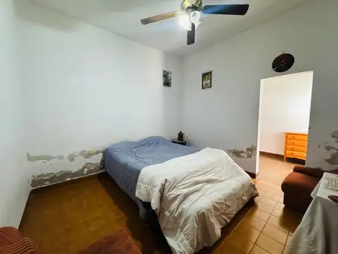 VENTA CASA 4 AMBIENTES + LOCAL EN MORON