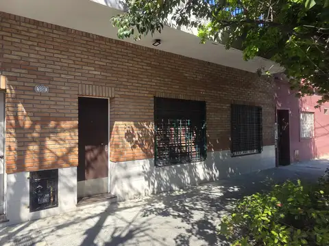 CASA 3 AMB CON PATIO FONDO PARRILLA Y TERRAZA, SOBRE LOTE PROPIO, SUPER LUMINOSA  
