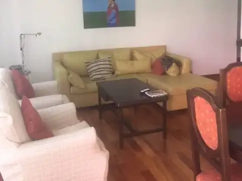 Casa en Venta con 4 cocheras