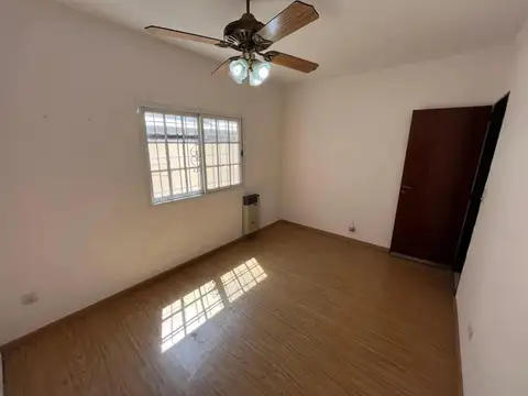 Depto Tipo Casa en Venta en Lanus Oeste, USD 85.000