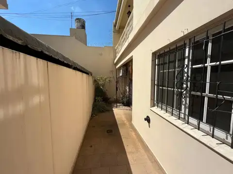 Depto Tipo Casa en Venta al Este