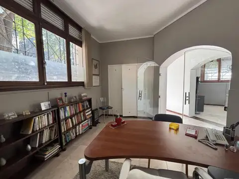 Casa en venta - 4 Dormitorios 2 Baños - Chacarita