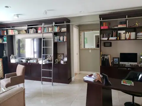 A 2 cuadras del Newman, Horqueta