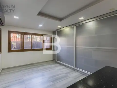 Venta Casa de 7 Ambientes en Villa Pueyrredón. Jardín, Pileta y Gran Quincho