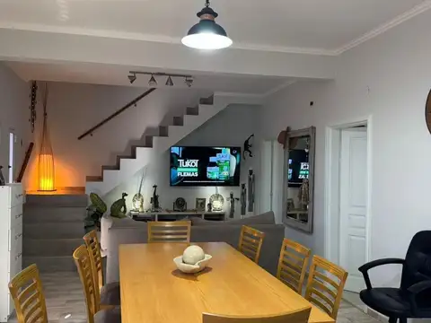 Casa en venta - 3 Dormitorios 3 Baños - 430mts2 - Chivilcoy