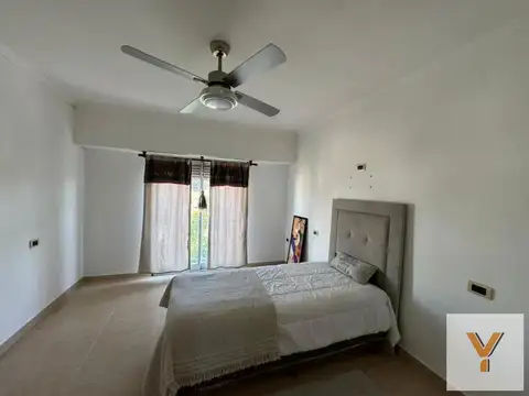 Casa 6 ambientes con 2 baños