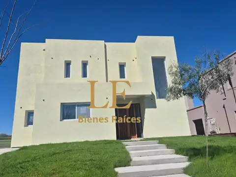 Venta casa en Santa Sofía, 3 dorm, Pilar del Este
