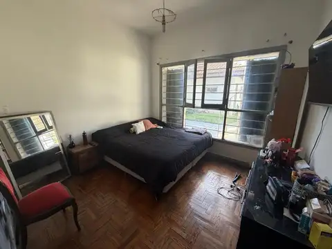 CASA EN VENTA 4 AMBIENTES - CASTELAR SUR