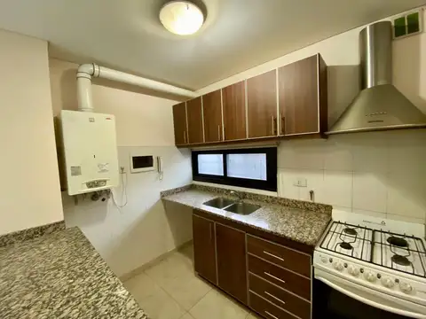 Depto Tipo Casa en Alquiler con 1 cocheras