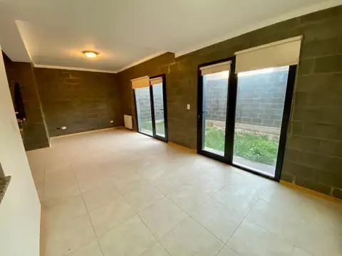 Depto Tipo Casa en Alquiler en Neuquén, $ 1.750.000