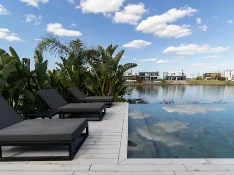 Casa Monoambiente con 4 baños