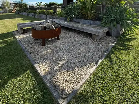 Casa en Venta con 4 cocheras