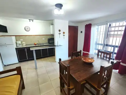 Departamento dos ambientes a 4 cuadras del mar, impecable.