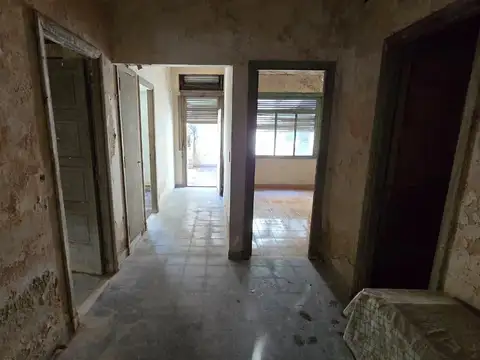Casa 5 ambientes con 1 baño