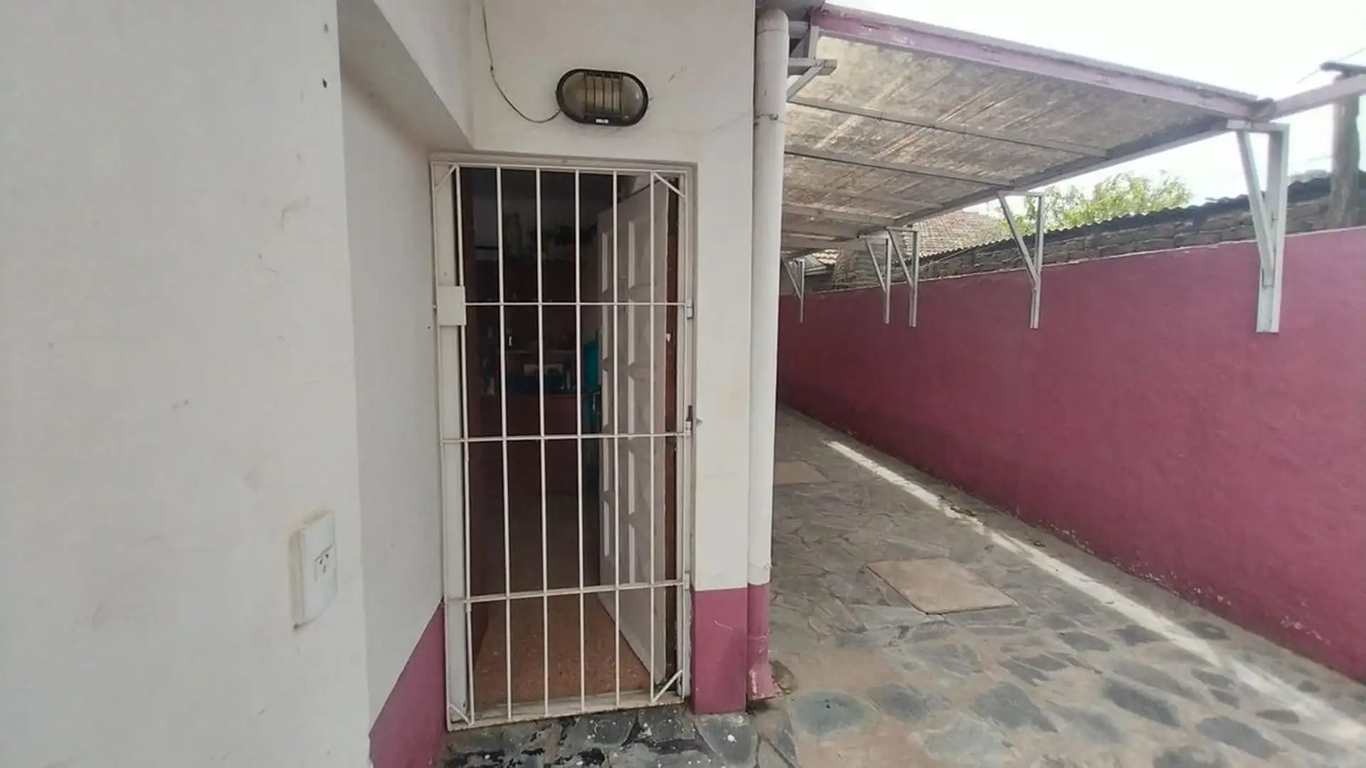 VENTA CASA 6 AMBIENTES PARQUE BARRIO JORGE NEWBERY