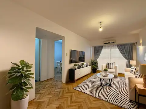 Depto. 2 Ambientes. Piso alto, luminoso, Excelente Ubicación