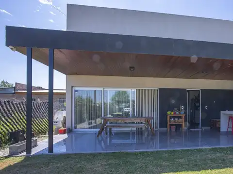 VENTA DE CASA DÚPLEX