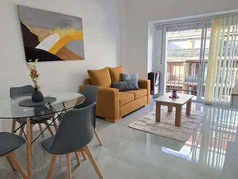 Venta Departamento 2 ambientes al frente. zona Plaza Colón.
