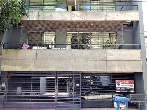 Dos ambientes con cochera en el centro de Victoria 