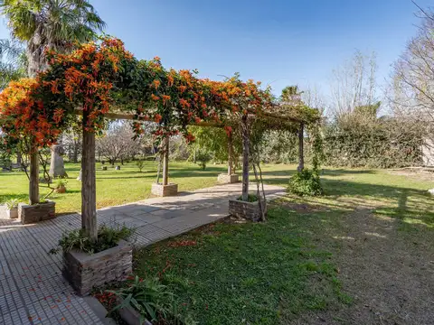 Casa 5 ambientes con 3 baños