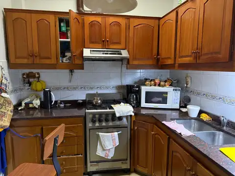 Casa 5 ambientes con 2 baños