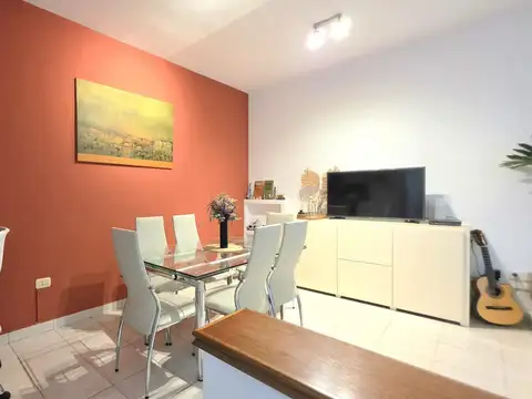 Depto Tipo Casa 3 ambientes con 2 baños