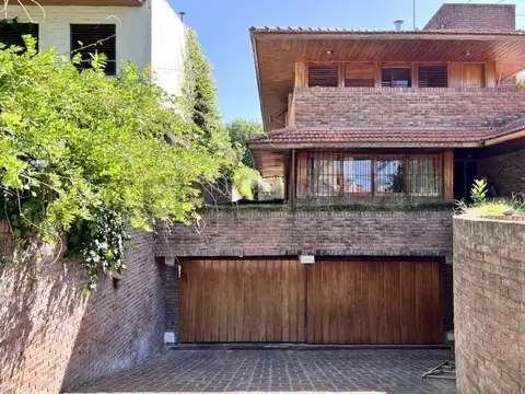 Venta de casa en Gonnet-La Plata en 18 e/ 503 y 504