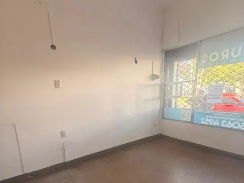 Local en Alquiler Via Púb.