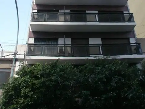 Departamento 4 Amb Lanus centro Basavilbaso 1948