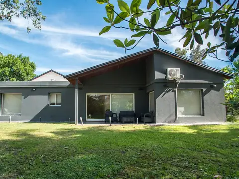 Casa 10 ambientes con 3 baños