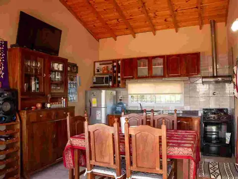 Casa 2 ambientes con 2 baños