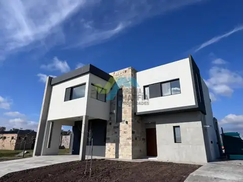 Casa en Venta al Noroeste