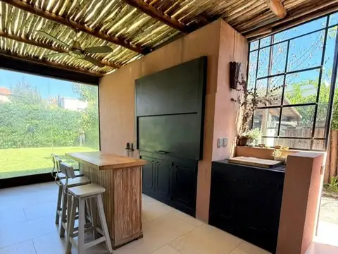 La Comarca, Coronel Artigas 2900