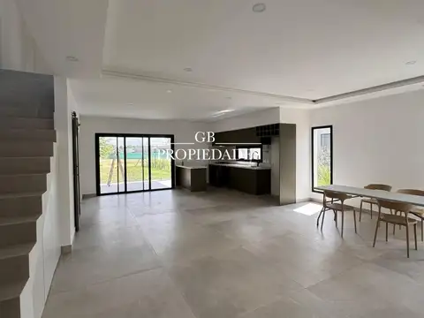 Casa en Venta en Pilar Del Este - Santa Elisa, USD 200.000