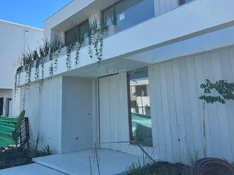 Casa  en Venta en Carpinchos, Nordelta, Tigre