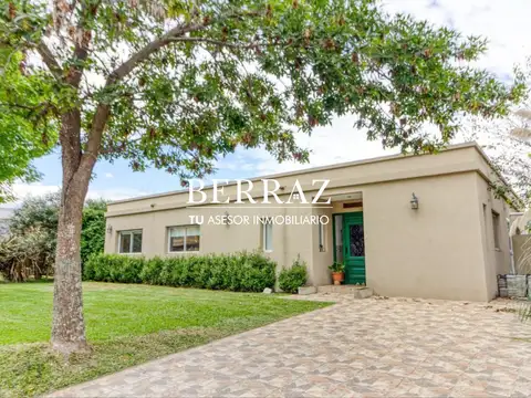 Casa Venta 4 Dormitorios Barrio Los Eucaliptos Lote de 761 m2 Haras Santa Maria