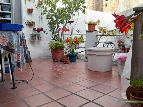 PH 2 1/2 AMB 1ERO X ESCALERA CON TERRAZA 