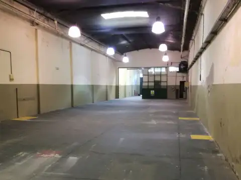 Galpon de 450m2 en villa lynch  zonificacion polotecnologico