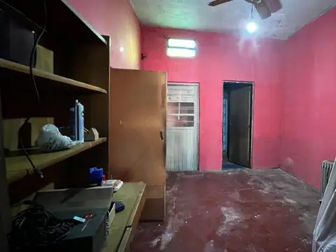 Casa 7 ambientes con 2 baños