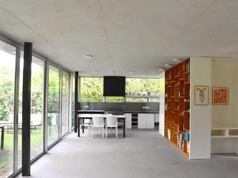 Casa 2 ambientes con 1 baño