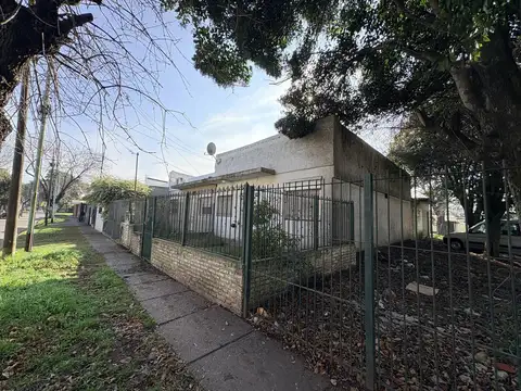 Venta Casa 3 Ambientes a Reciclar con Cochera en Barrio Marítimo, Hudson FINANCIACION  